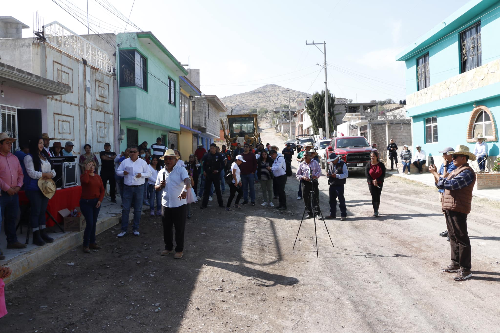 1676810725 591 Banderazo de inicio a la obra Pavimentacion Asfaltica Calle Ninos