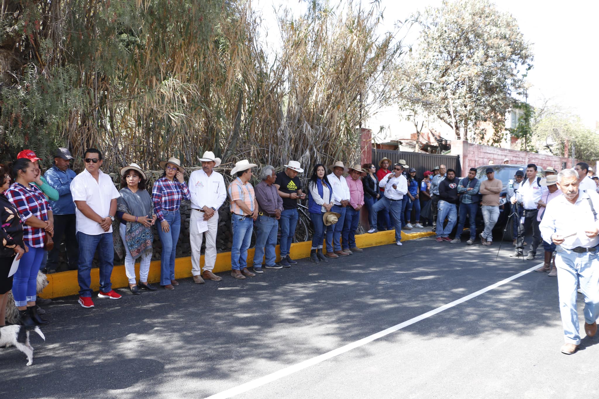 1676825280 987 Entrega de la obra de Repavimentacion a las Calles Hombres