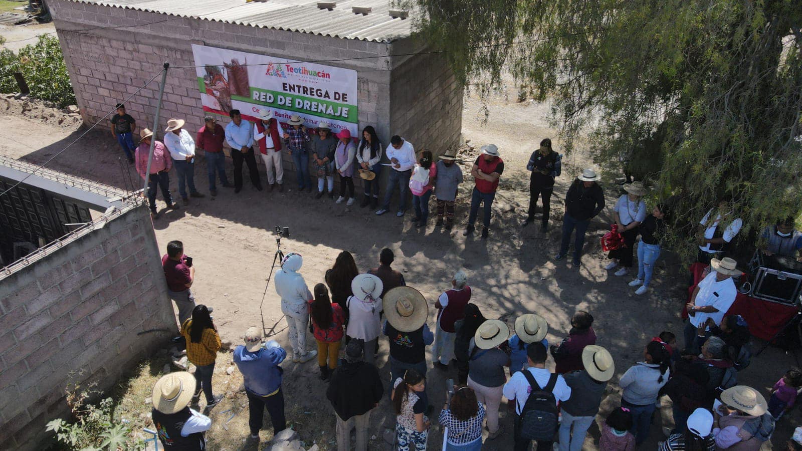 1676839912 401 Realizamos la entrega de Red de Drenaje en la Cerrada