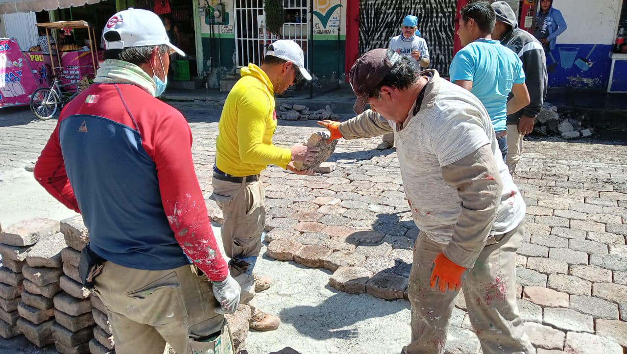 1677107081 161 Personal de Servicios Publicos realizo la reparacion del adocreto en