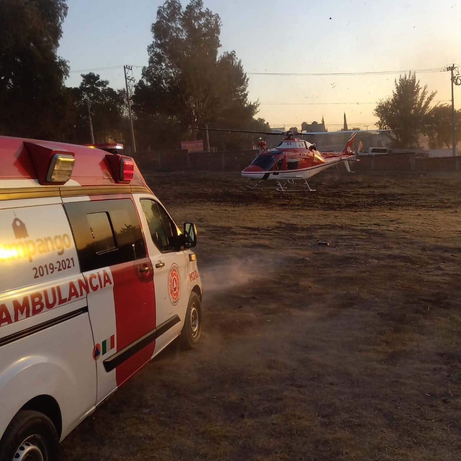 1677261207 687 Esta manana unidades paramedicas y bomberos de ZumpanGO en apoyo