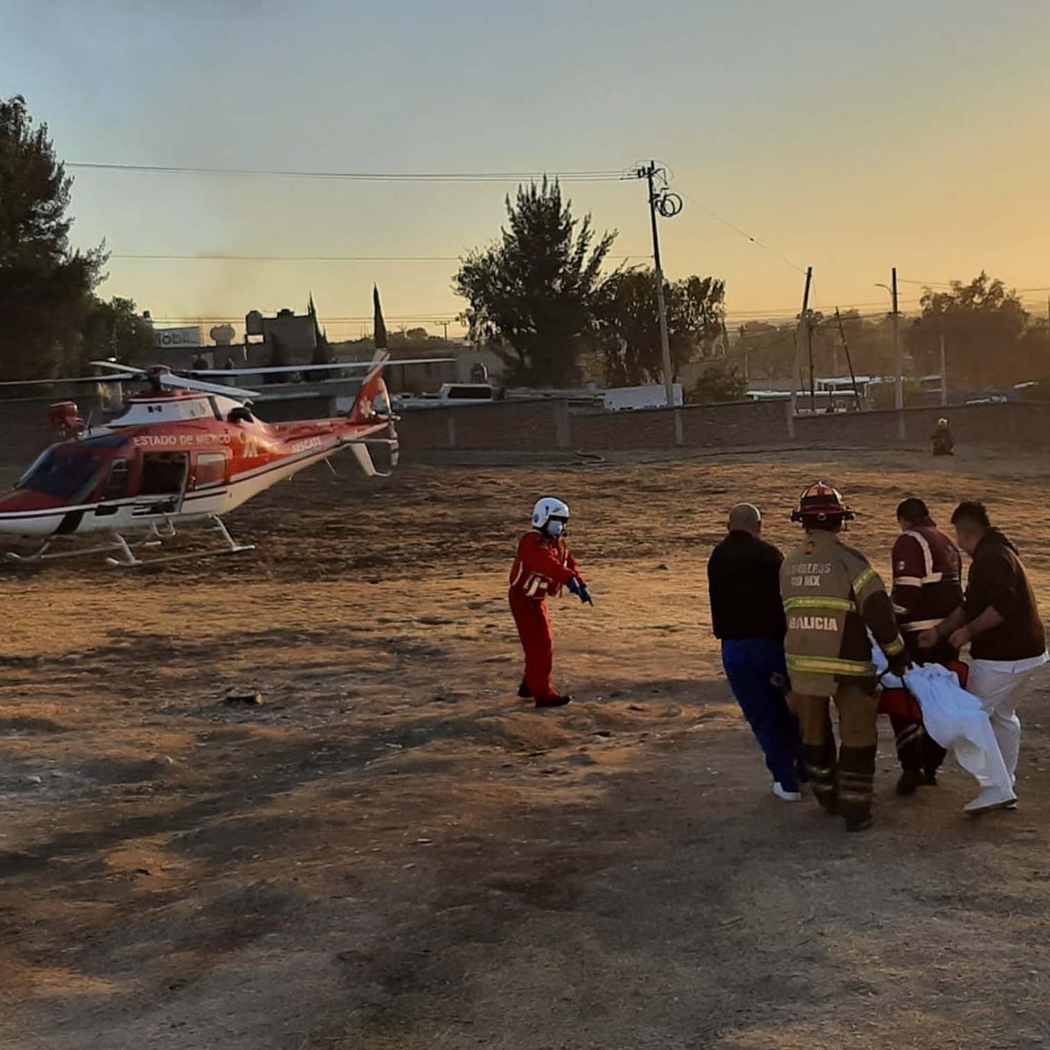 1677261208 751 Esta manana unidades paramedicas y bomberos de ZumpanGO en apoyo