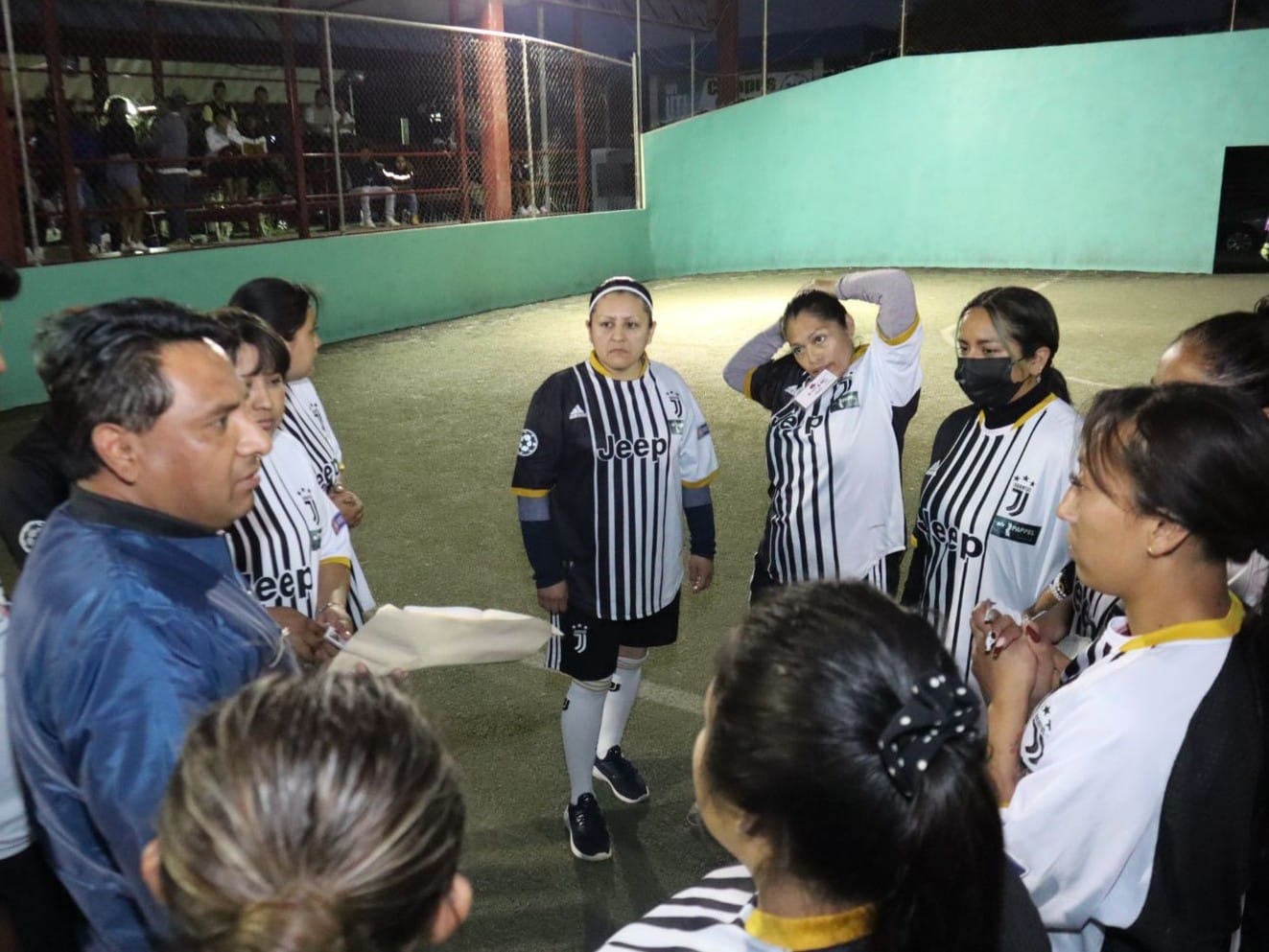 1677275319 420 PARTIDOS INTENSOS EN EL TORNEO EMPRESARIAL FEMENIL