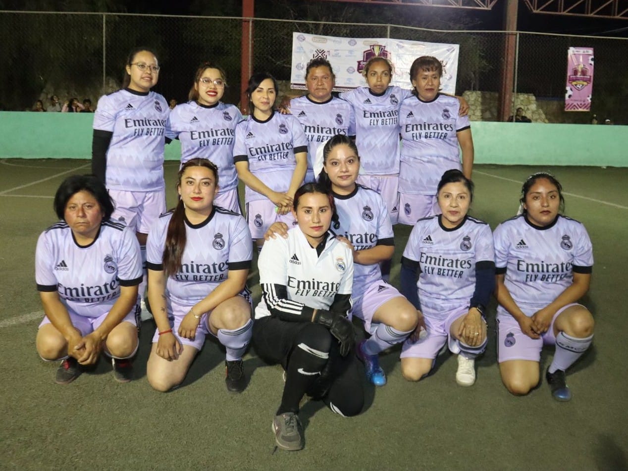 1677275319 462 PARTIDOS INTENSOS EN EL TORNEO EMPRESARIAL FEMENIL