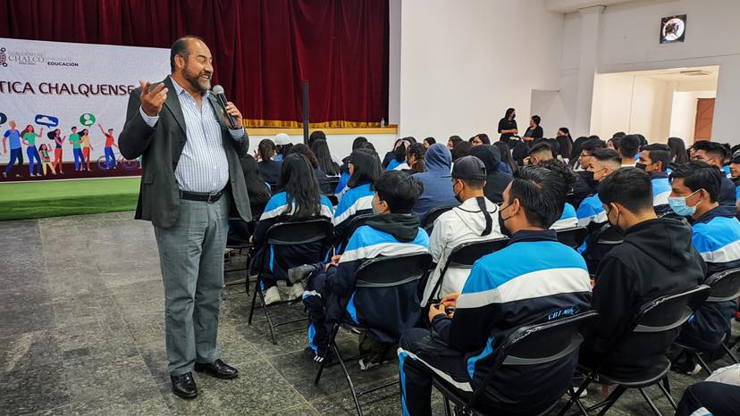 1677358948 444 Ante mas de 800 alumnas y alumnos de bachillerato padres