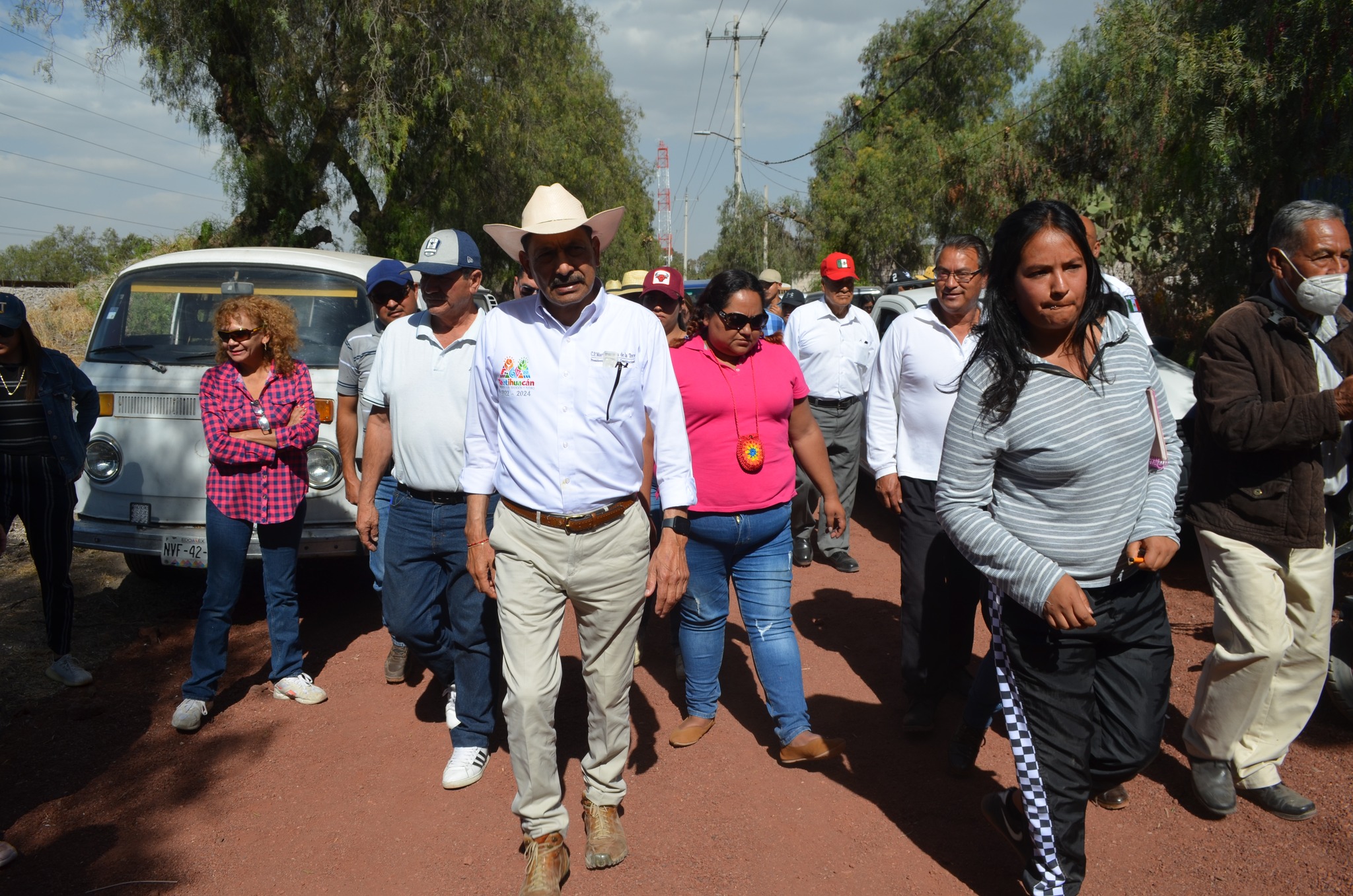 1677367020 591 Banderazo de inicio a la Introduccion de Drenaje Sanitario en