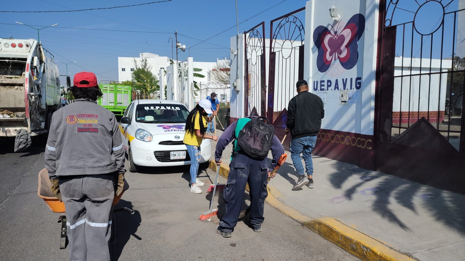 1677368903 930 SERVIDORES PUBLICOS REALIZAN JORNADA DE LIMPIEZA EN AVENIDA GREGORIO MELERO