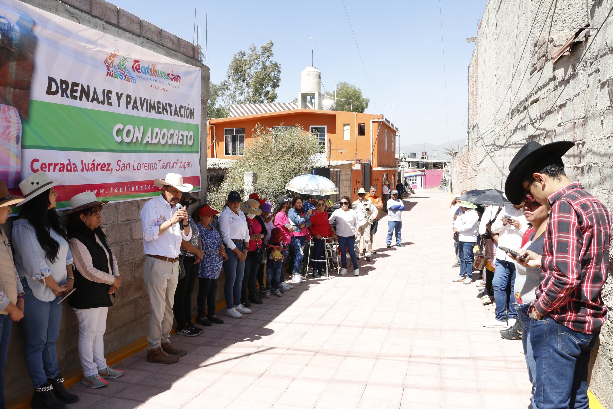 1677425621 583 Entrega de las obras de Pavimentacion con Adocreto y Red