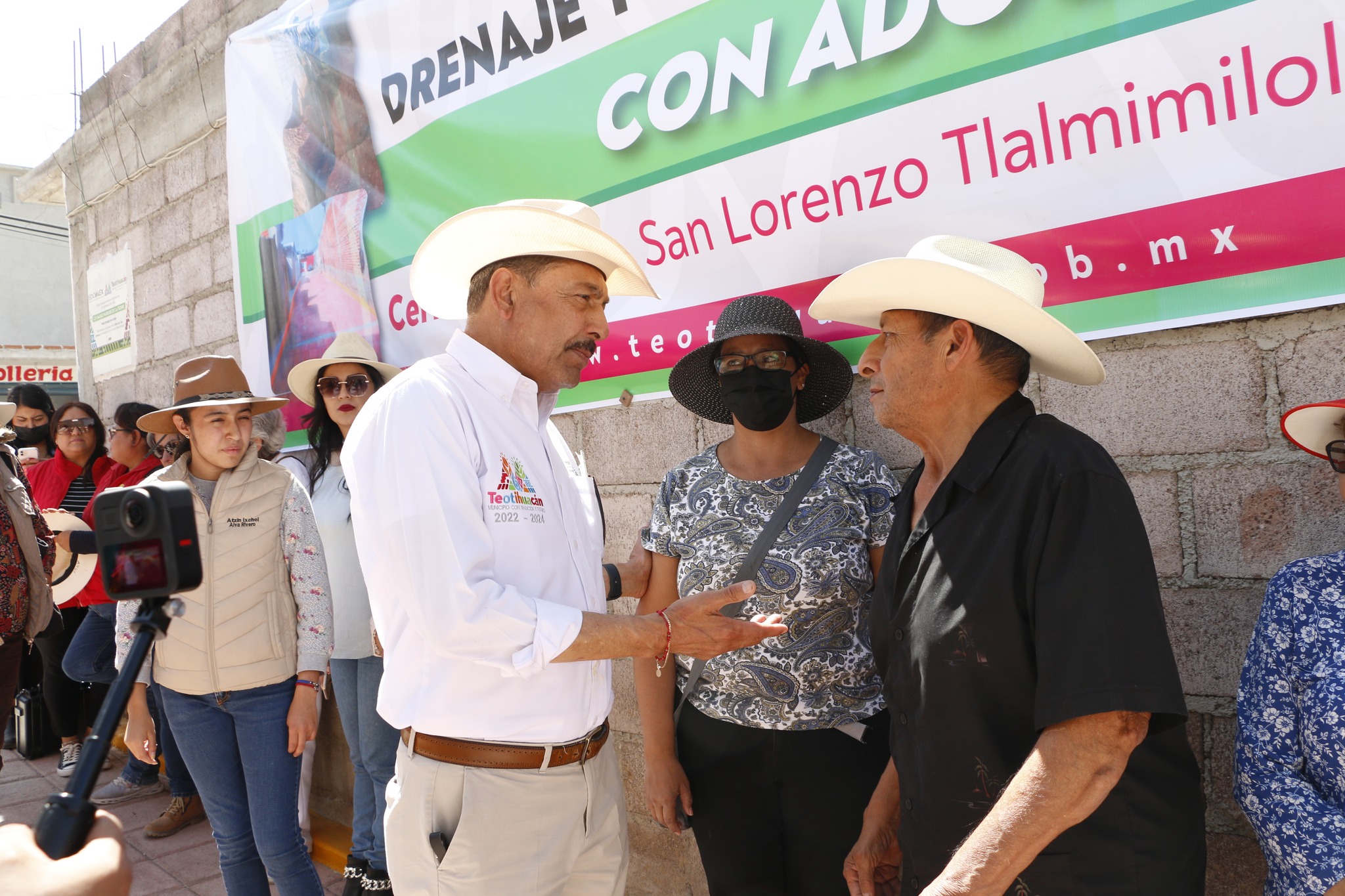 1677425621 751 Entrega de las obras de Pavimentacion con Adocreto y Red