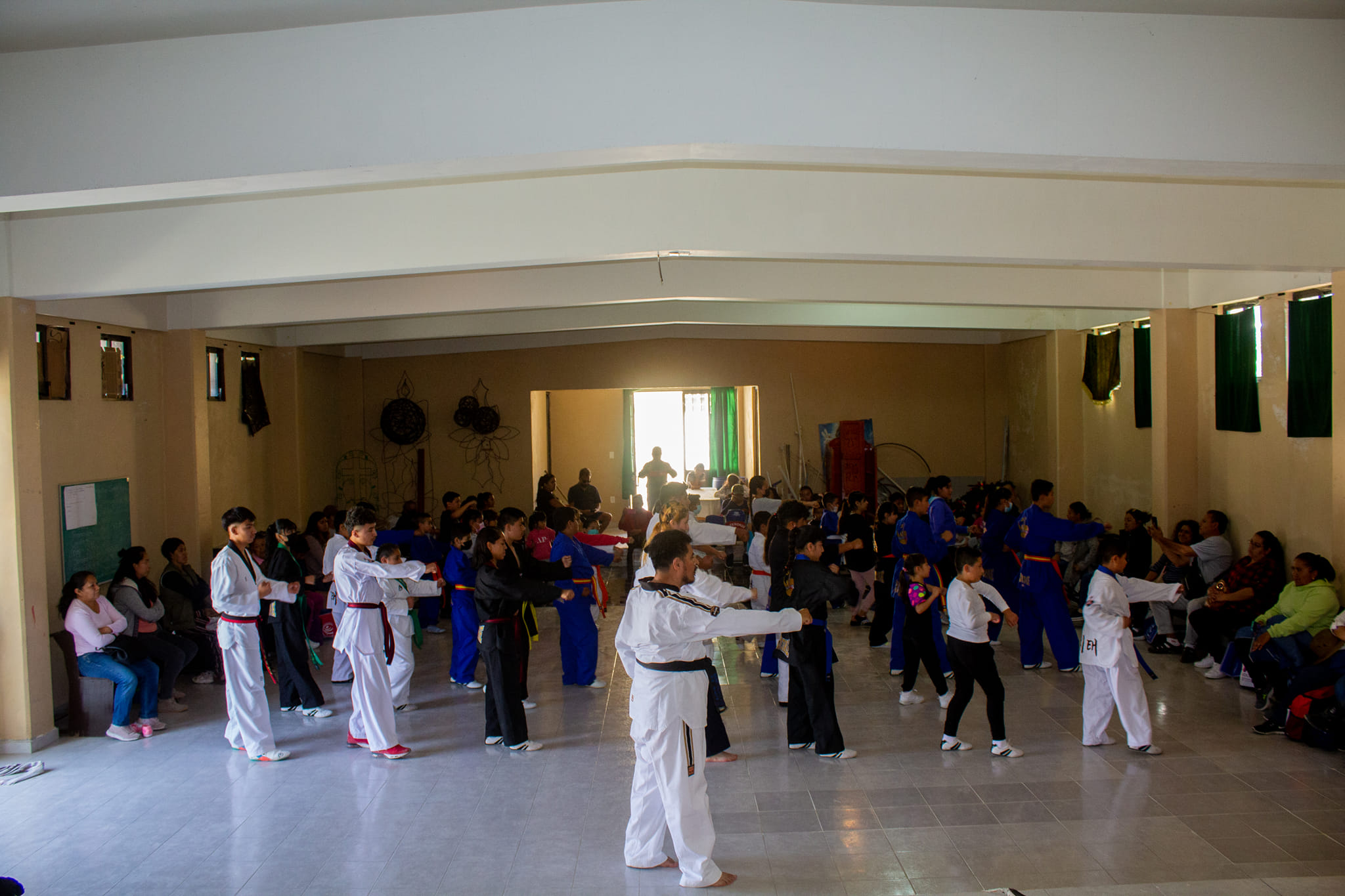 1677501661 855 Ayer se realizo una clase muestra de Tae Kwon Do