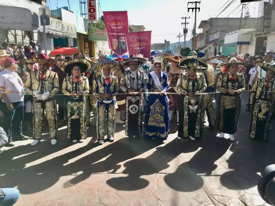 ARRANCA EL CARNAVAL DE CHIMALHUACAN CON DESFILE POR EL CIRCUITO jpg