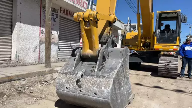 Acompananos al arranque de obra de la calle Cuitlahuac jpg