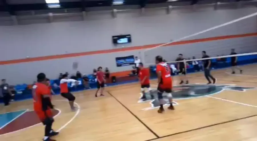 Asi se vivio el Torneo de Voleibol Brujos el dia jpg