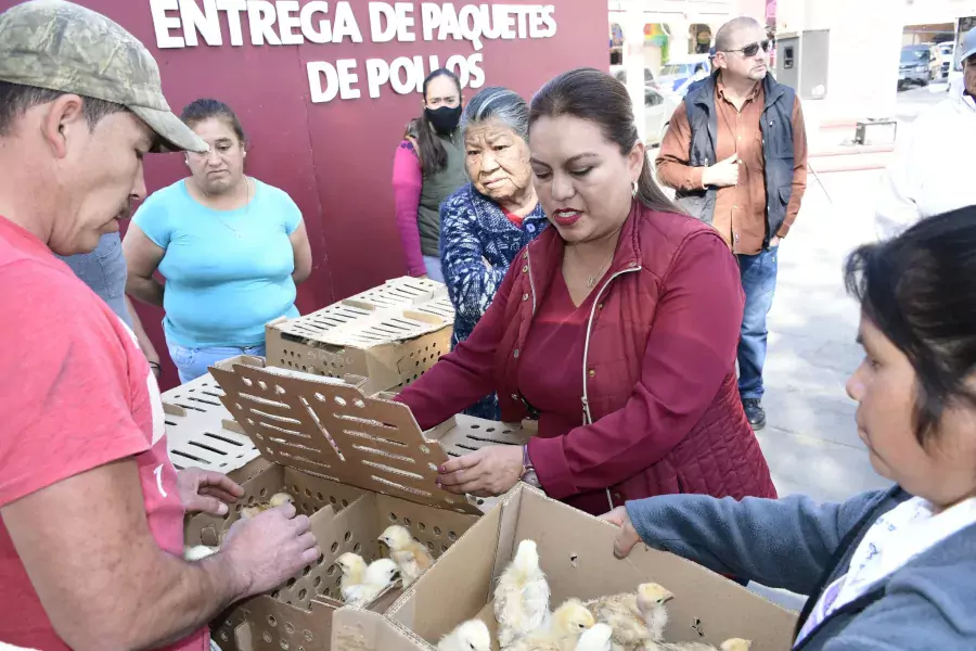 Beneficiamos a familias de las diferentes comunidades con la entrega jpg