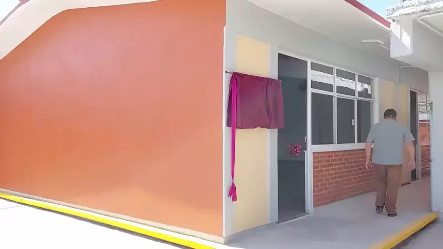 Construccion de dos aulas tipo regional en la Escuela Secundaria jpg