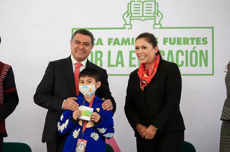 Continuando el compromiso con las y los estudiantes de TlalnepantlaDeBaz jpg