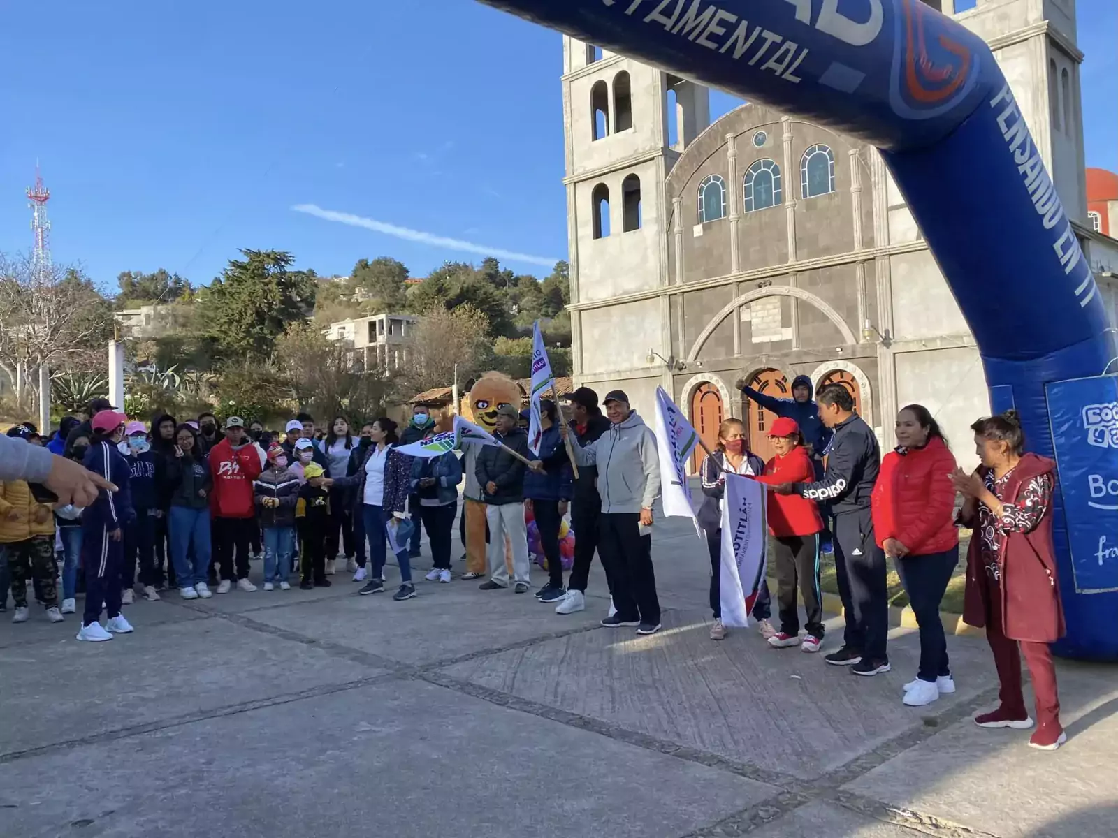 Desde las primeras horas de este sabado el Presidente Municipal jpg