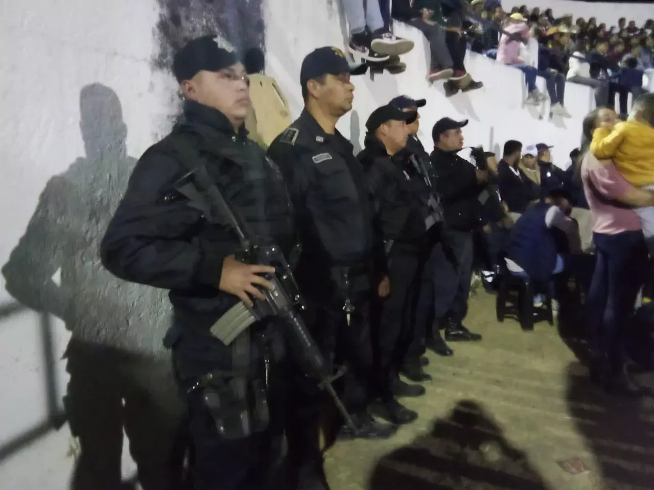 Elementos de Proteccion Civil y Bomberos de Sultepec junto con jpg