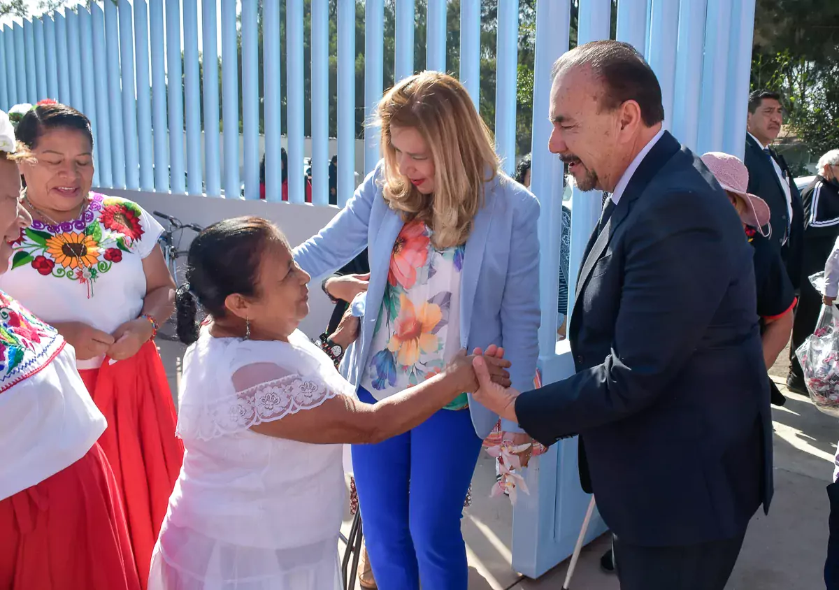 En su visita por la casa para adultos mayores Alfredo jpg