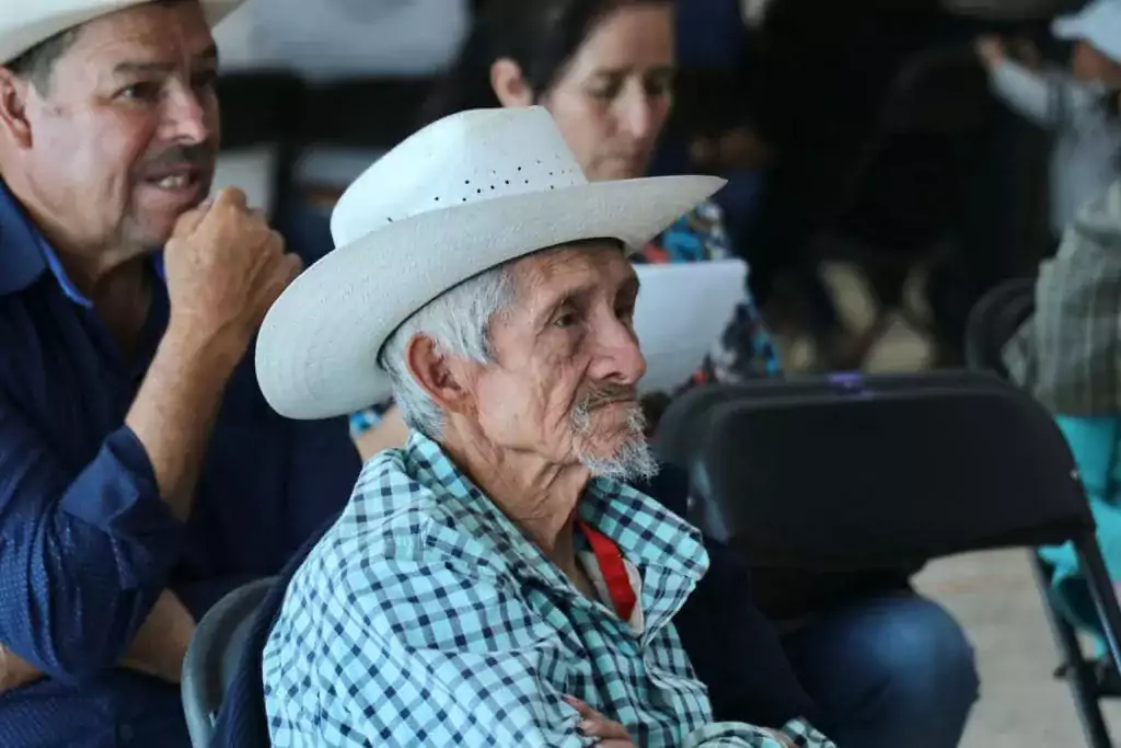 Es un gusto estar con nuestras y nuestros adultos mayores jpg