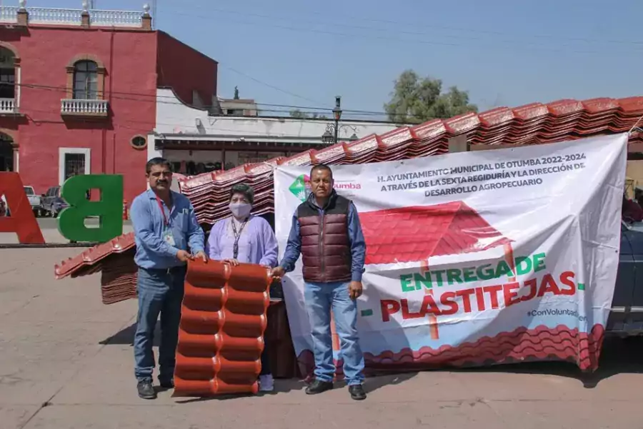 Esta tarde la Sexta Regiduria hizo entrega a personas que jpg