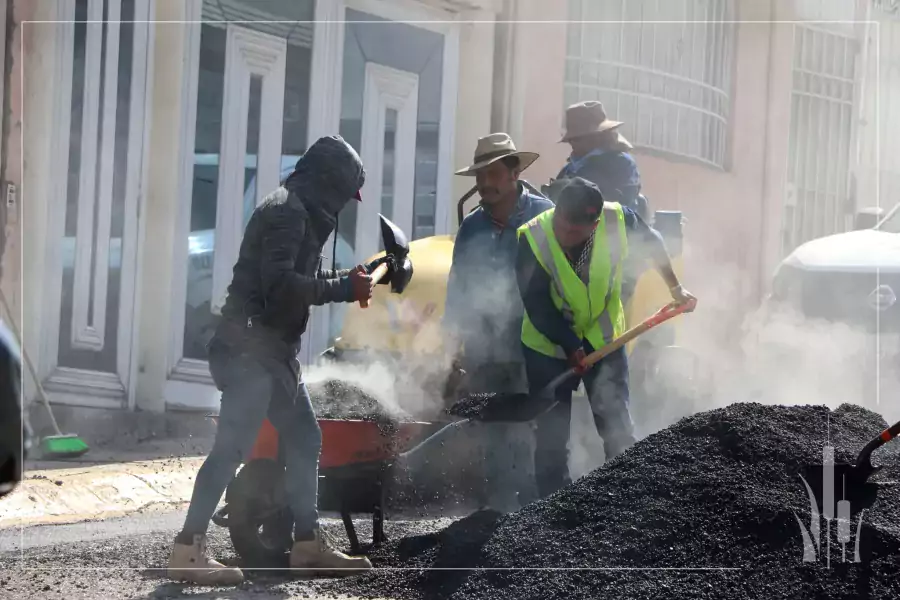 Hoy se llevo a cabo bacheo en el Fraccionamiento Real jpg