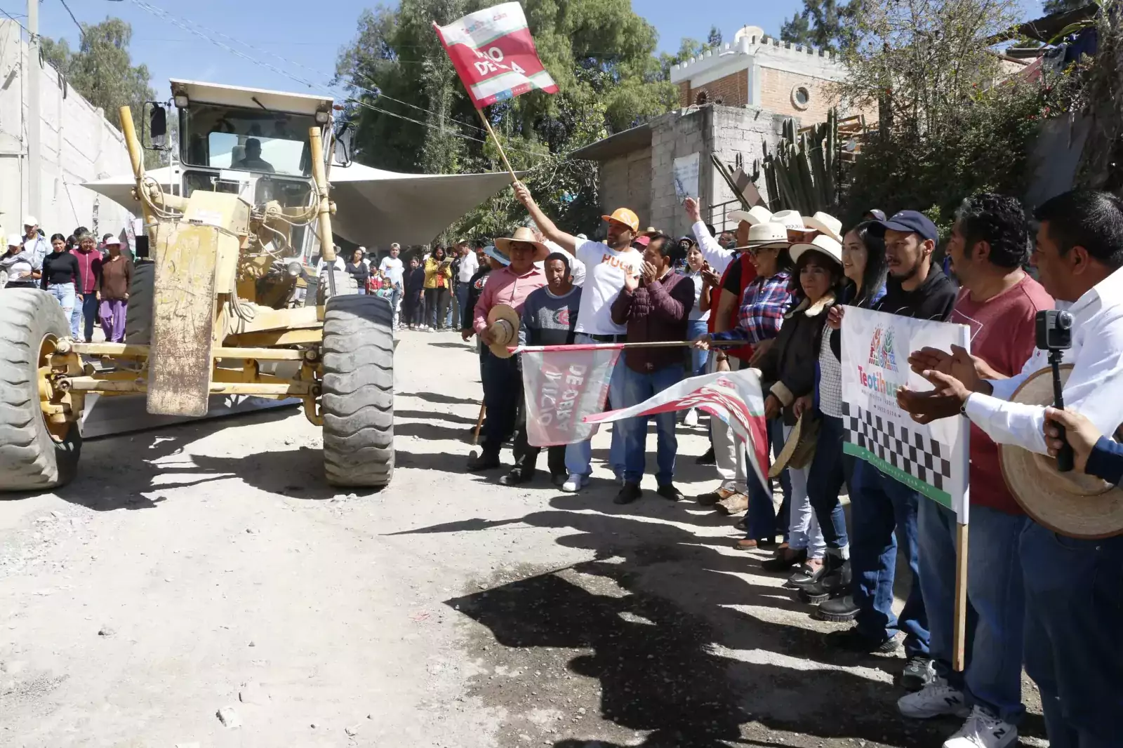 Inicio de la obra Pavimentacion con Asfalto Calle Morelos en jpg