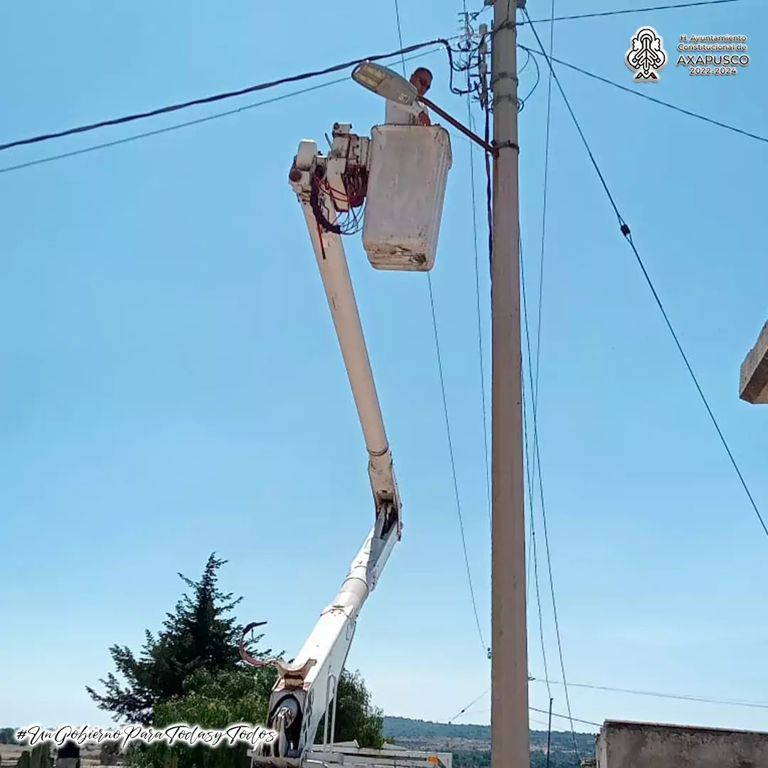 Los trabajos de la Coordinacion de AlumbradoPublico del H Ayuntamiento jpg