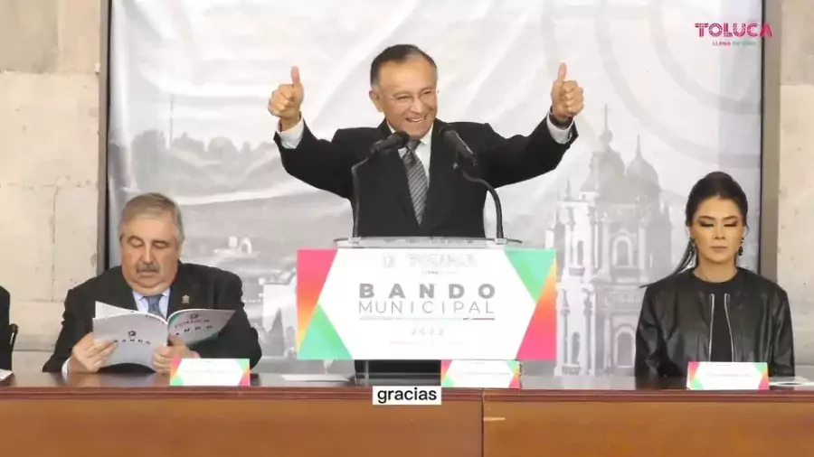 Nuestro Presidente Municipal Raymundo Martinez Carbajal promulgo el Bando Muni jpg