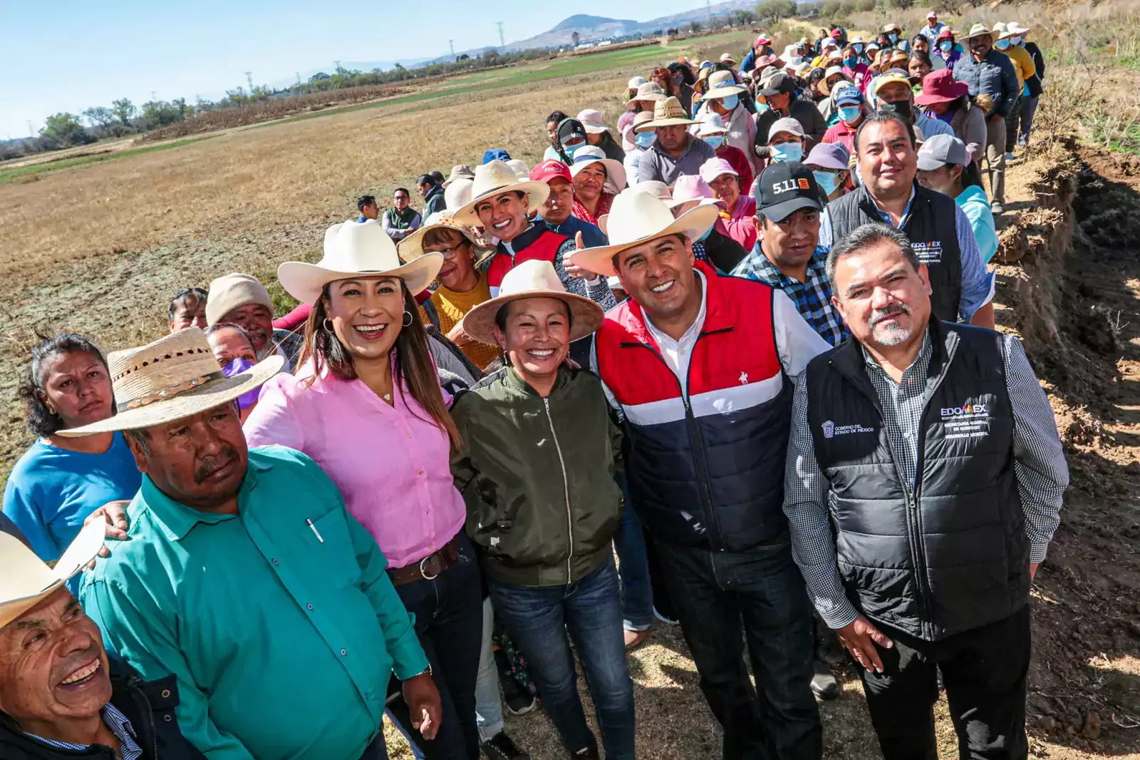 Nuestro presidente municipal Abuzeid Lozano en coordinacion con la secretaria jpg