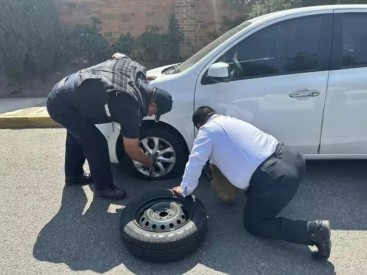 Nuestros companeros de la Policia Municipal Metepec siempre pendientes de jpg