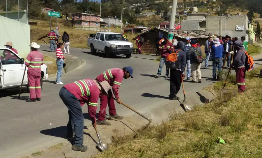 Por mejores calles cumplimos jornada de limpieza en zona de jpg