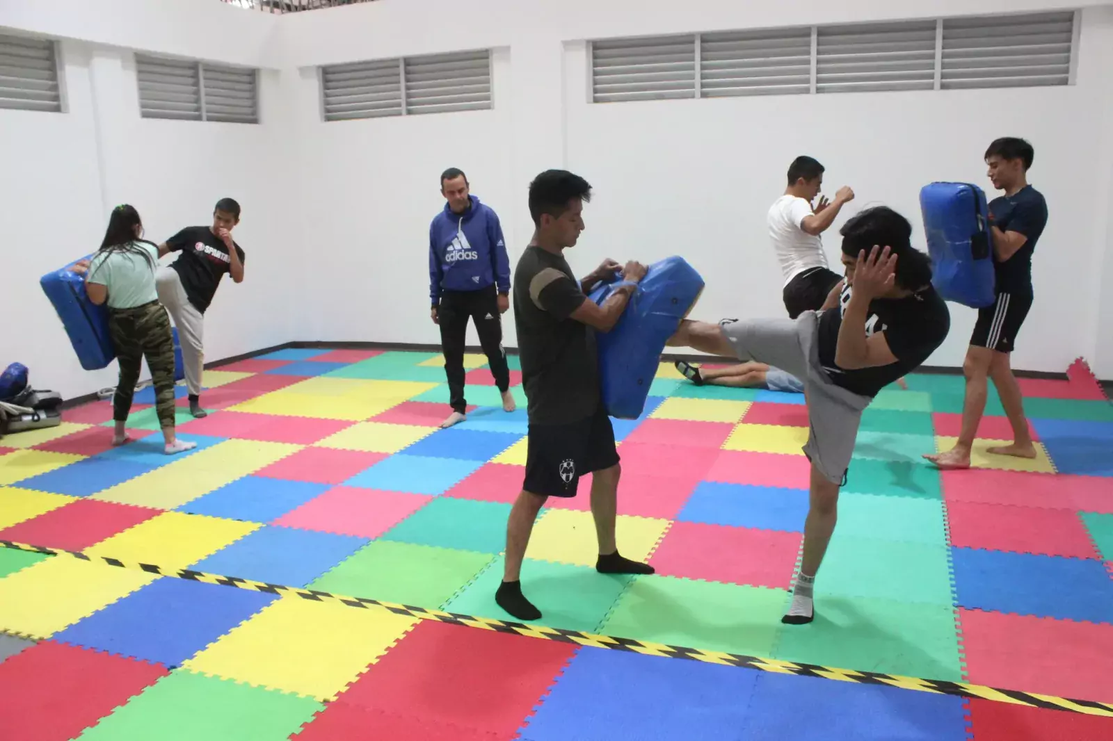 Practica Artes Marciales Mixtas y Jiu Jitsu Brasileno como parte jpg