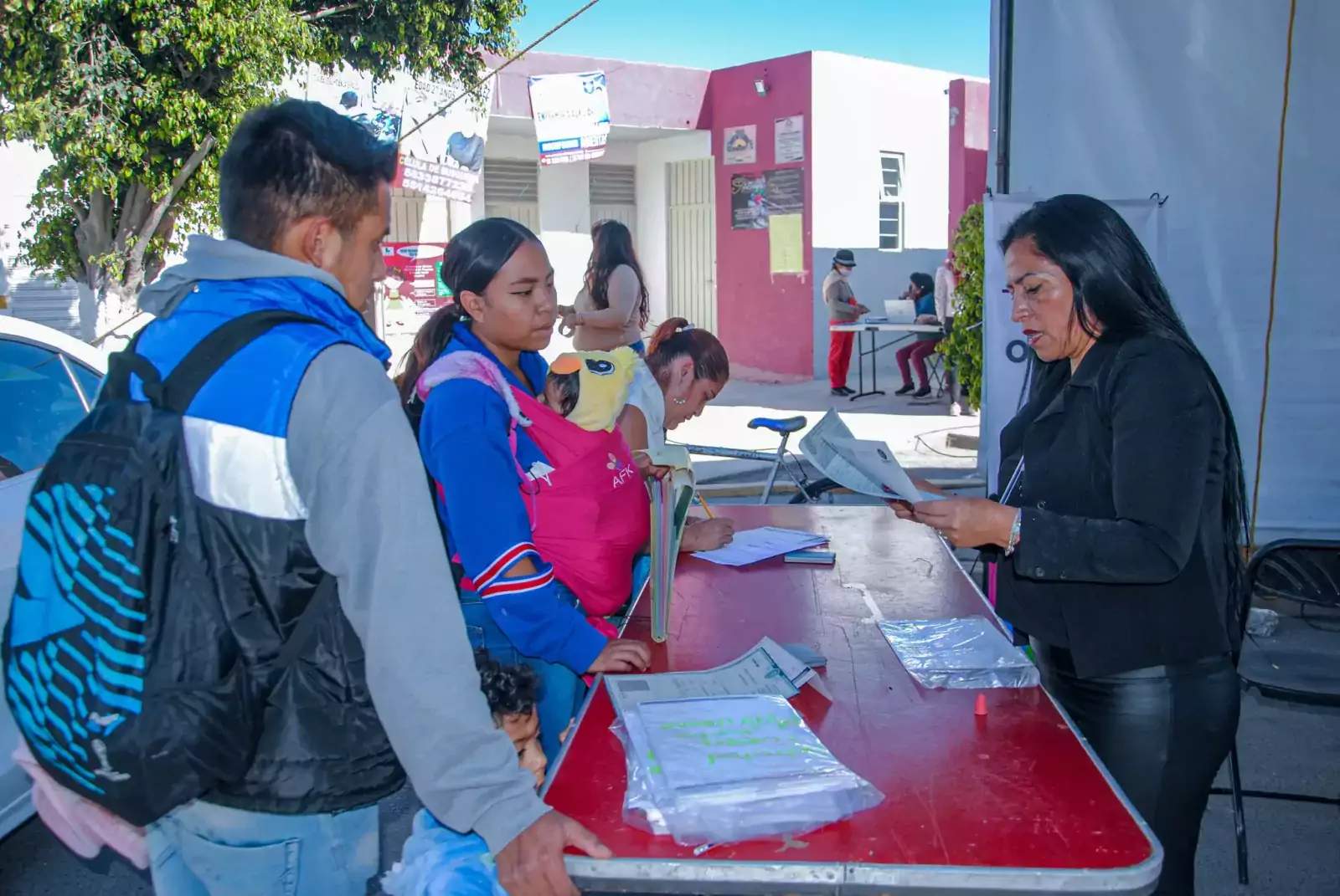 RegistroCivil Seguimos en la colonia Americas II apoyando a jpg