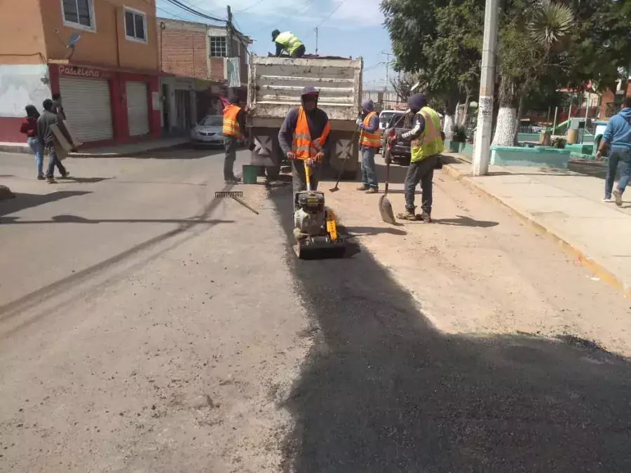 Reparamos el pavimento y se realizo bacheo en la calle jpg