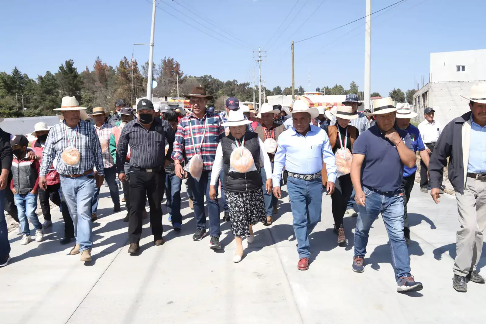 Seguimos demostrando que De los dichos a los hechos aqui jpg