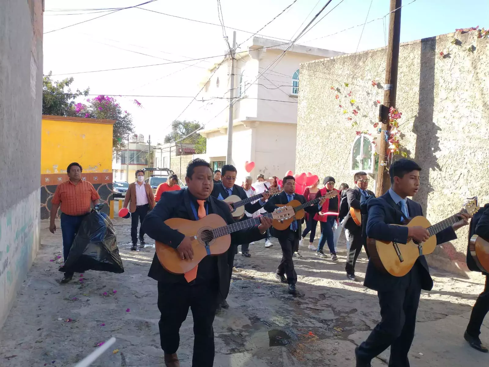 Ya inicio el festejo del dia del amor y la jpg