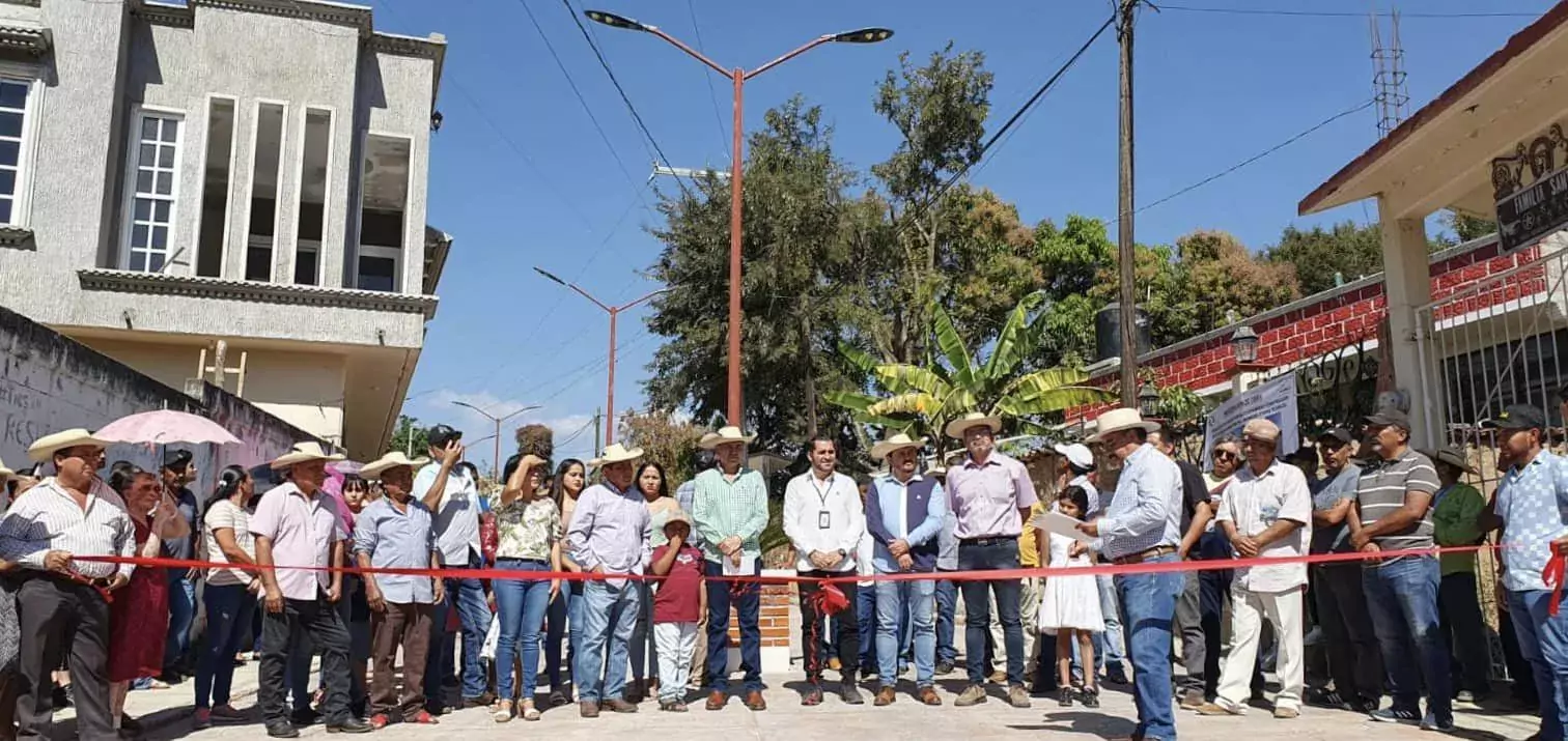 ¡Mas y mejores obras para Tejupilco este sabado 4 de jpg