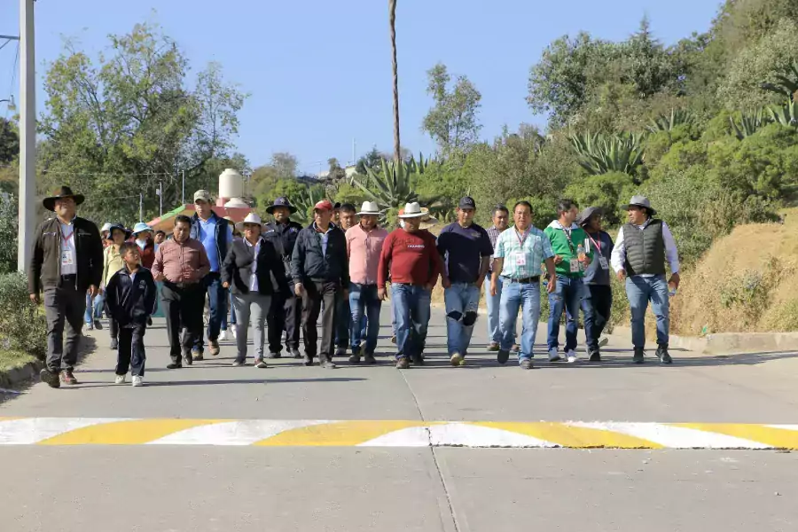 ¡Se hizo la luz en calle Guadalupe de San Mateo jpg