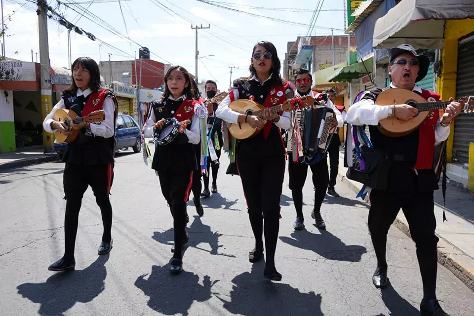 ¿Te lo perdiste Aqui algunas imagenes de la callejoneada que jpg