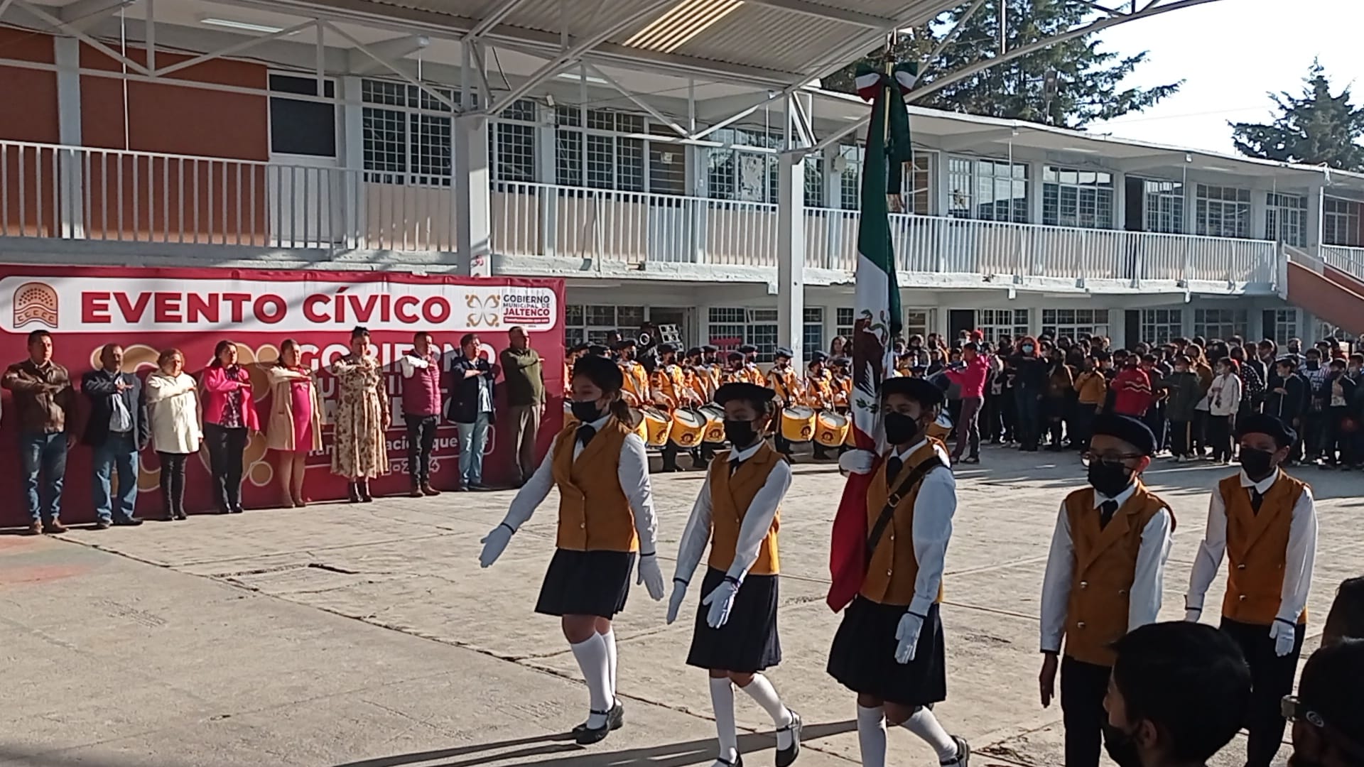 1678207965 147 Se llevo a cabo esta manana honores a la Bandera