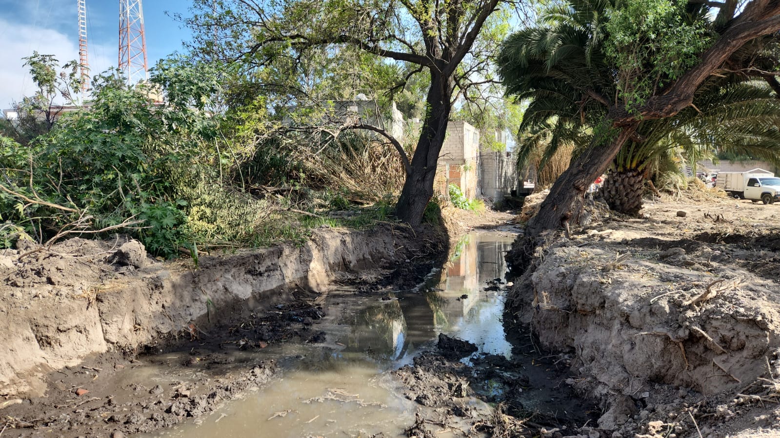 1678221954 666 Ya iniciamos los trabajos para el encofrado del Rio