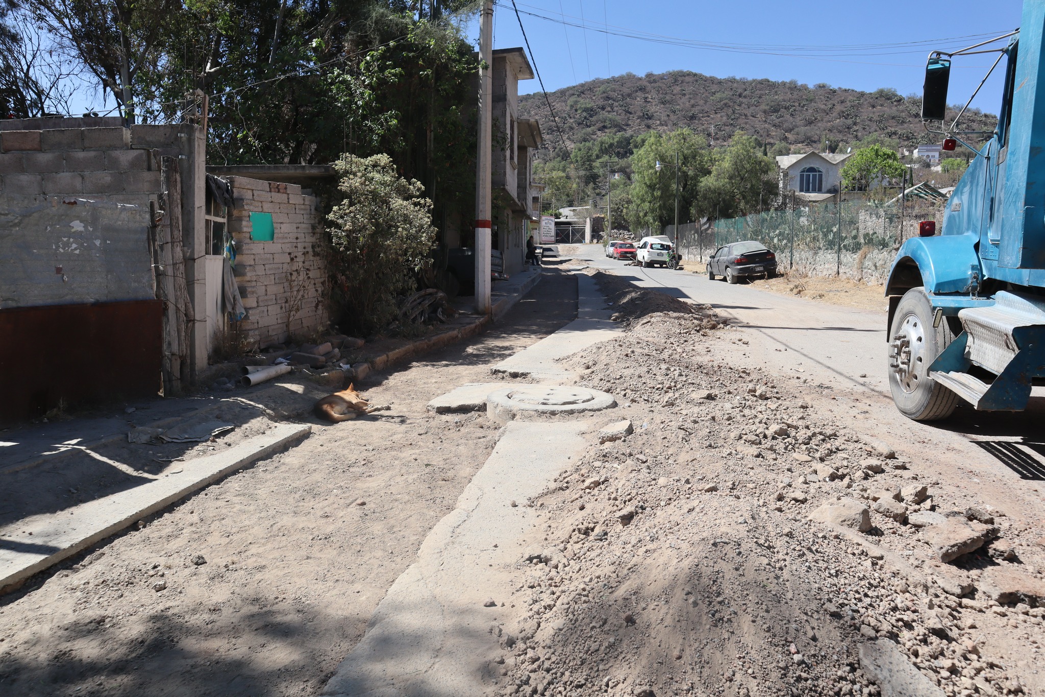 1678367936 513 Por segundo dia consecutivo estamos realizando trabajos de bacheo en