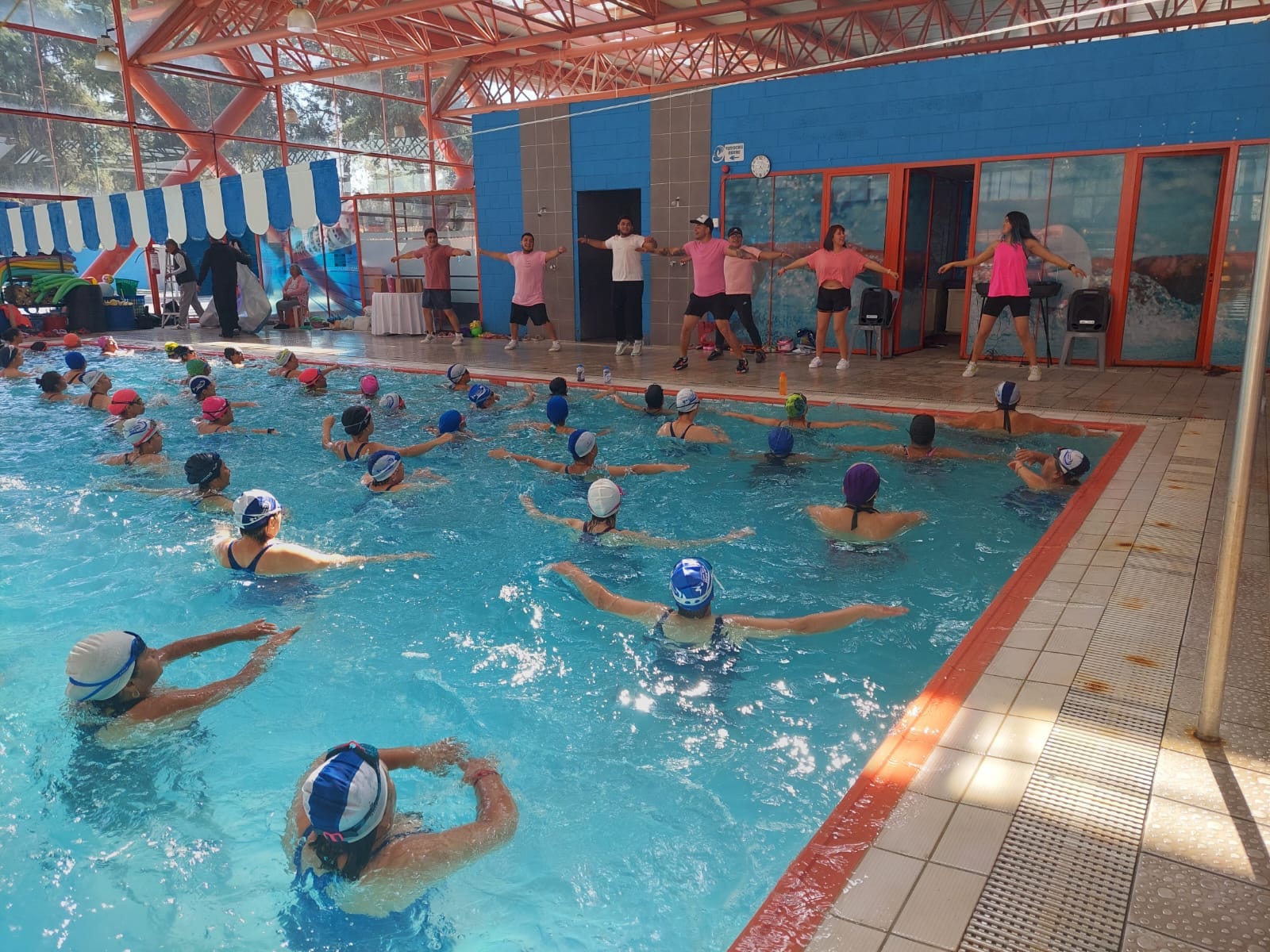 1678377435 976 Al ritmo de una clase de Hidrofitness el DeportivoZaragoza conmemoro