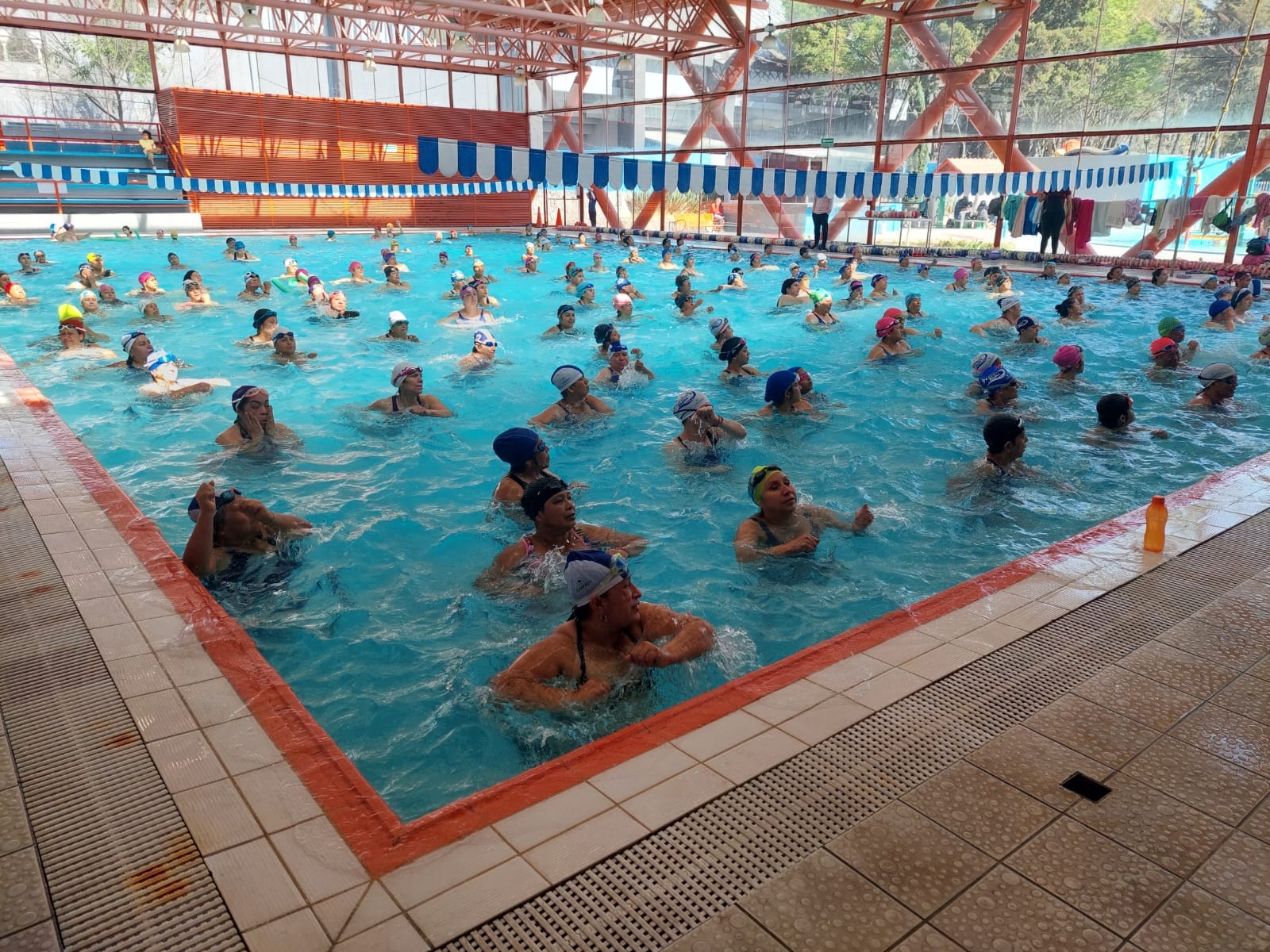 1678377439 156 Al ritmo de una clase de Hidrofitness el DeportivoZaragoza conmemoro