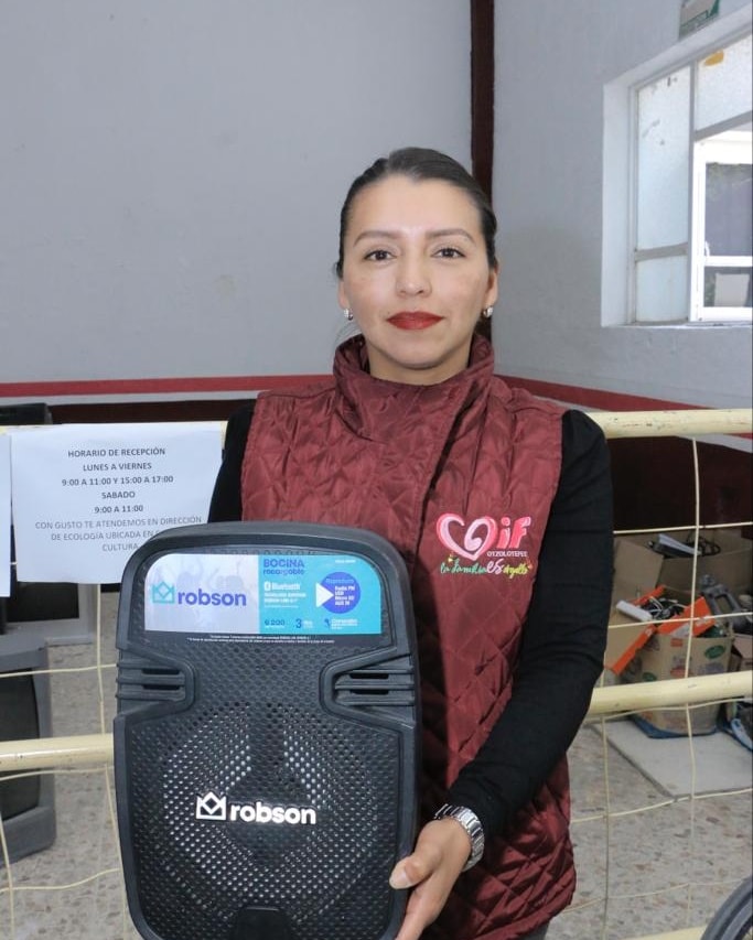 1678544901 401 La MC Edith Sevilla Alvarado titular honoraria del Sistema DIF