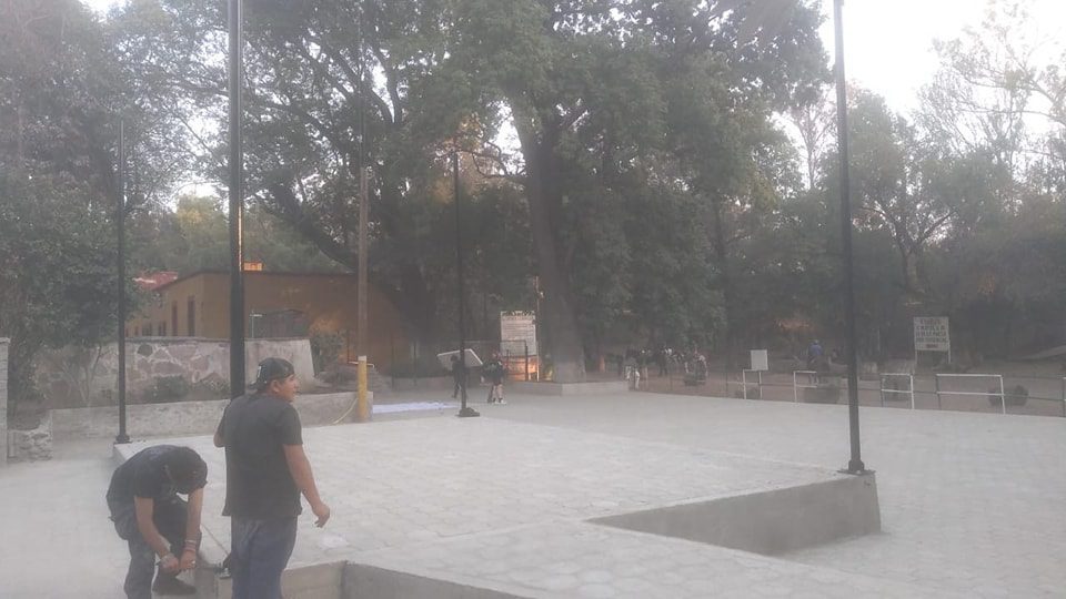 1678554438 585 El Ayuntamiento de Texcoco realiza la instalacion de postes para