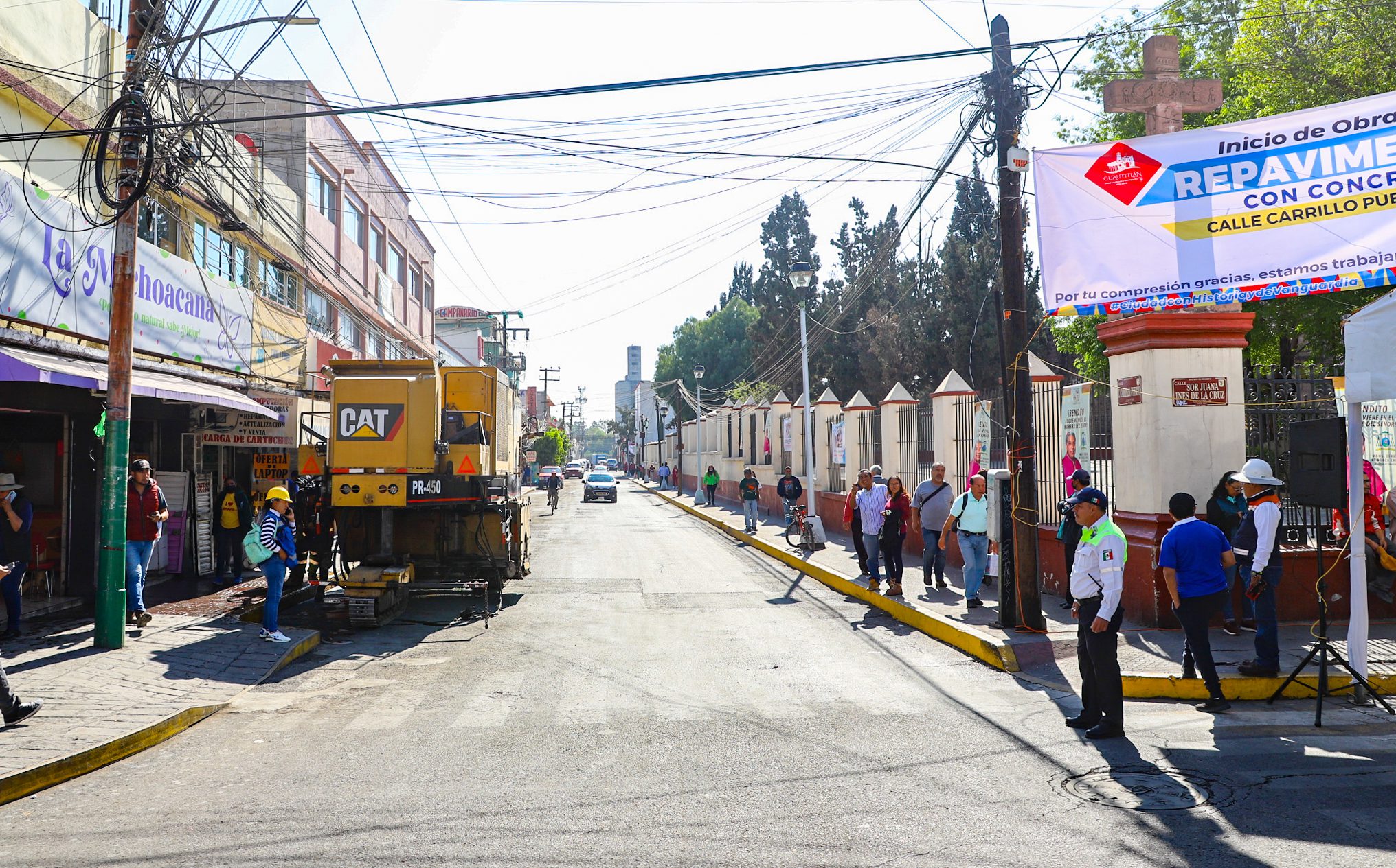 1678556921 777 Al poner en marcha la repavimentacion de la calle Felipe