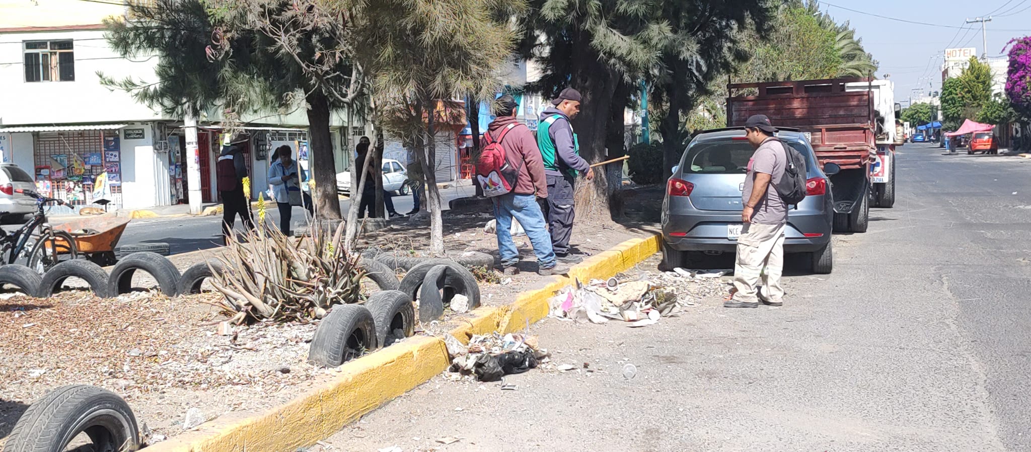 1678638564 687 SERVIDORES PUBLICOS DE CHIMALHUACAN REALIZAN JORNADA DE LIMPIEZA EN AVENIDA