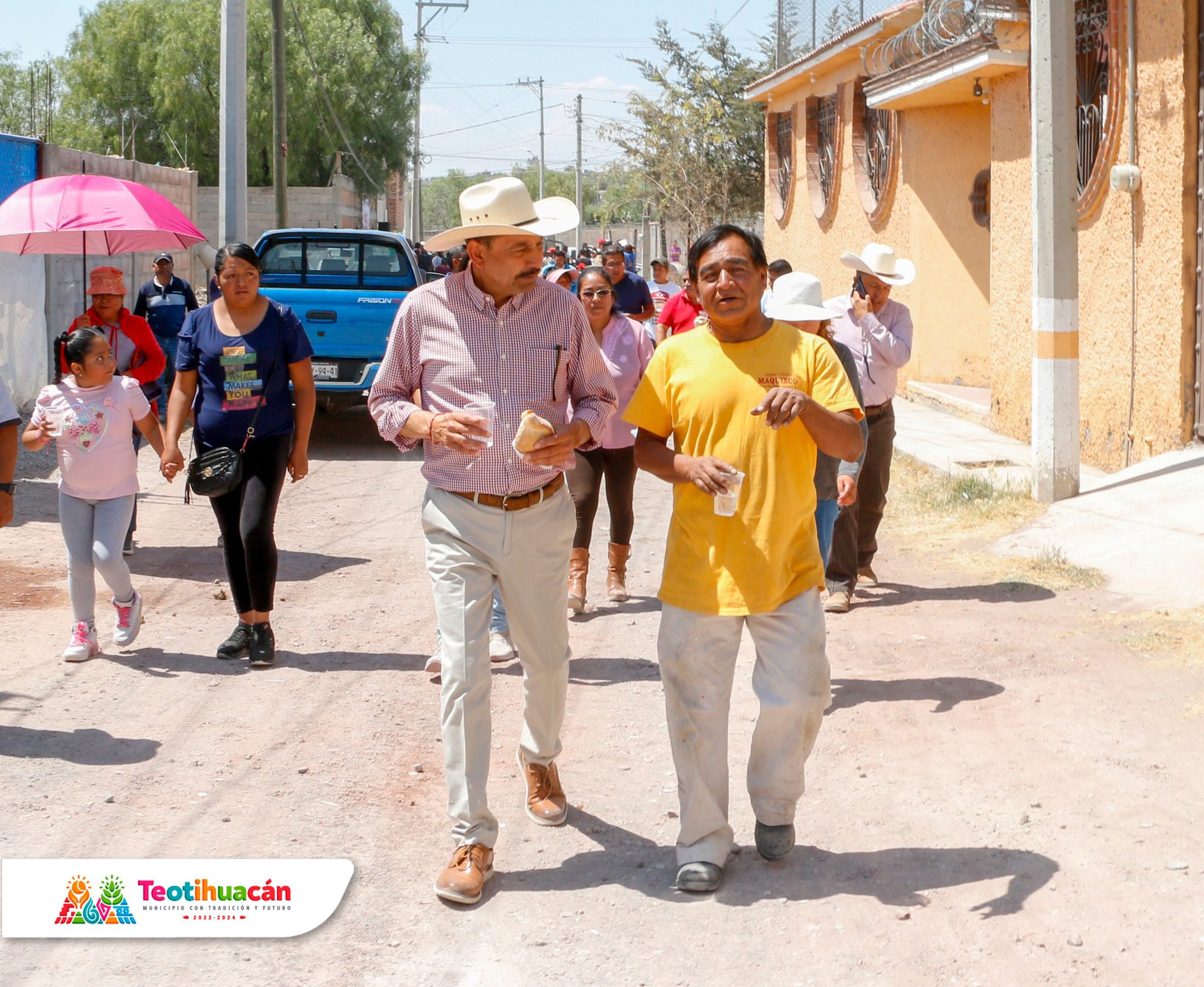 1678658539 234 Banderazo de inicio a la obra de pavimentacion en la